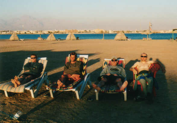 Eric, J&uuml;rgen, Markus und Bernd in der Abendsonne